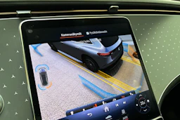 musta Mercedes-Benz EQS SUV 2023 kuva 32.