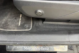 musta Mercedes-Benz EQS SUV 2023 kuva 19.