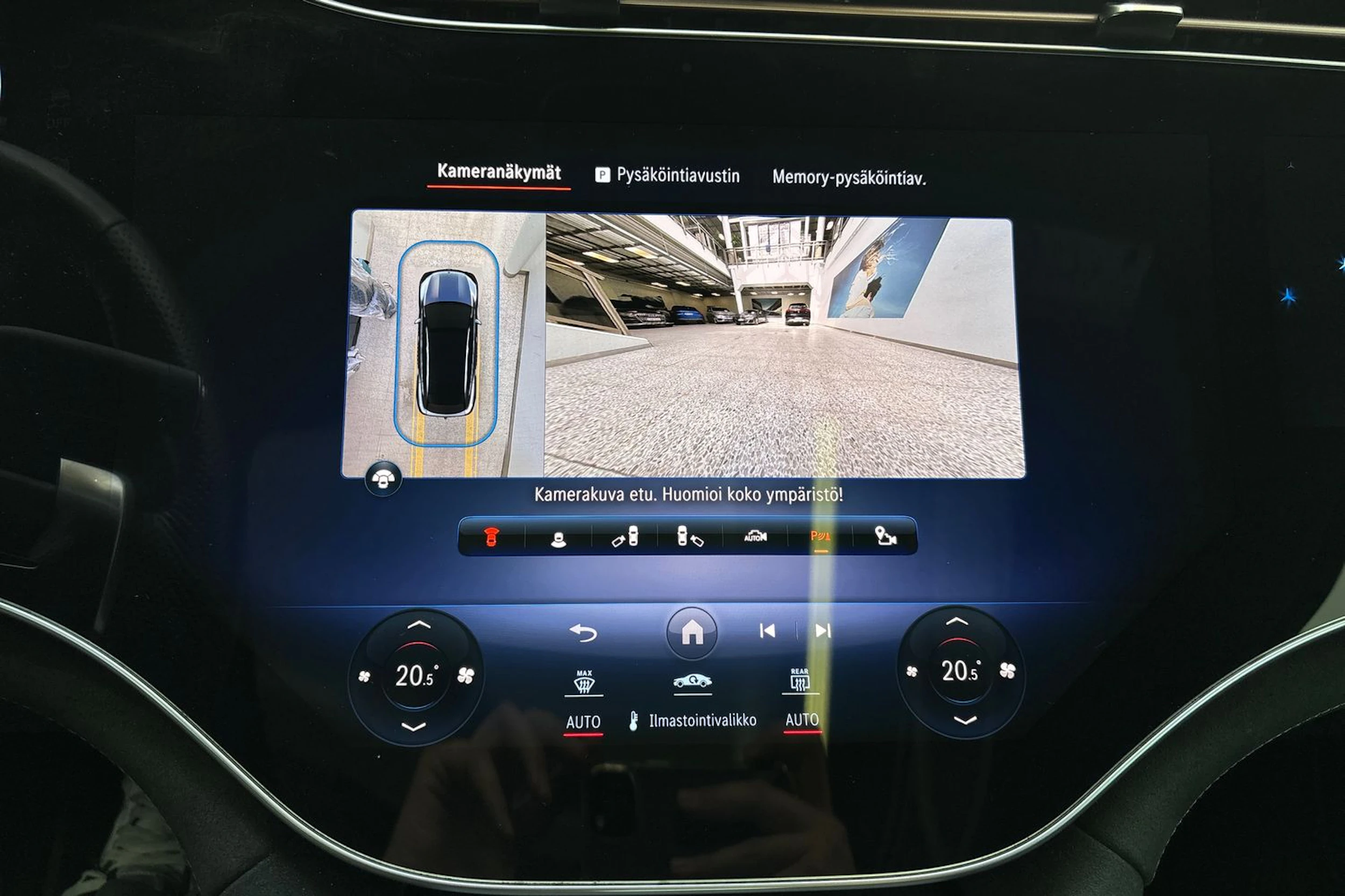 musta Mercedes-Benz EQS SUV 2023 kuva 27.