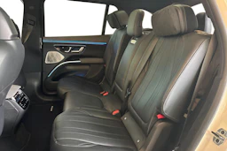 Valkoinen Mercedes-Benz EQS SUV 2023 kuva 8.