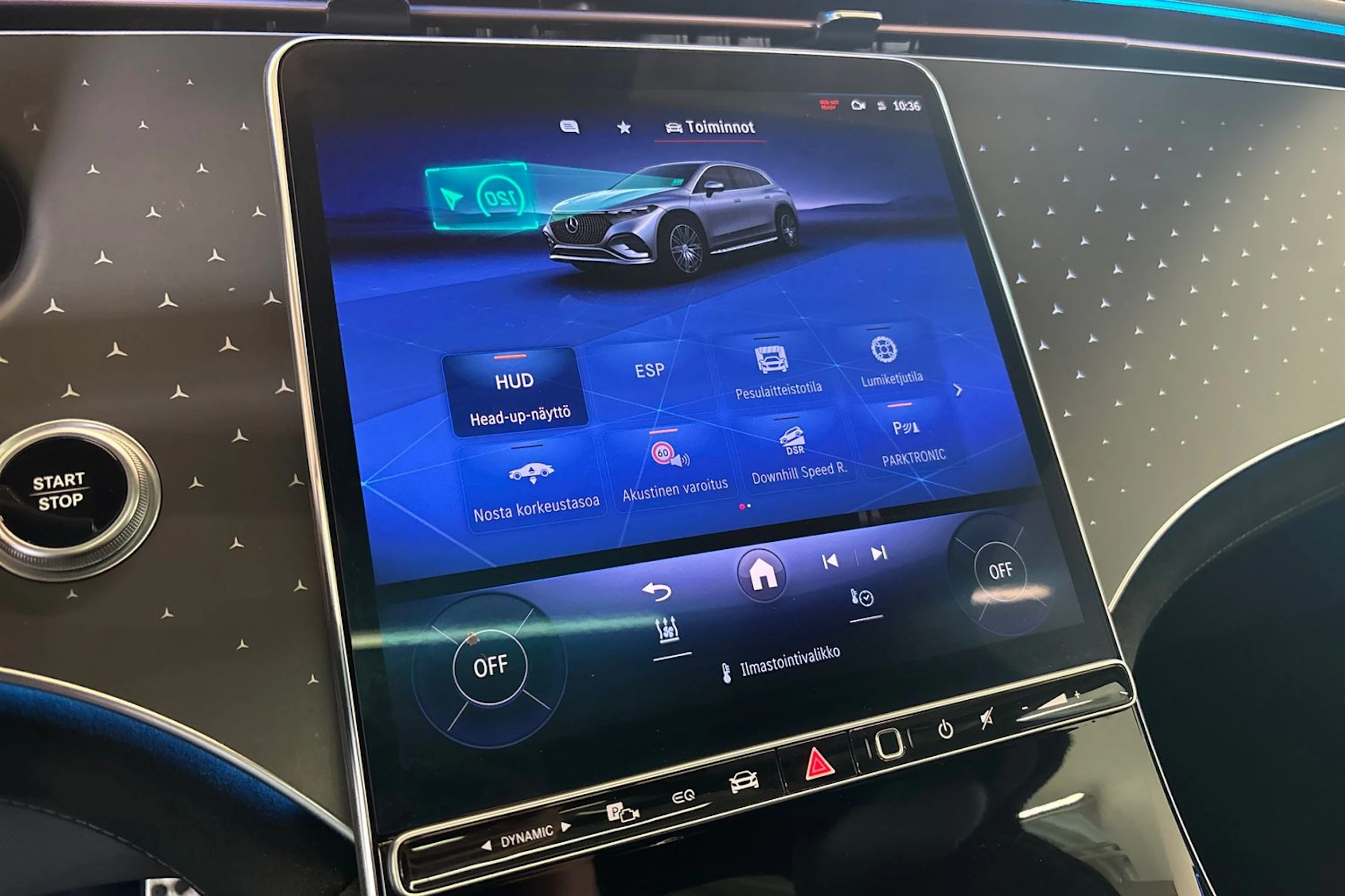 Valkoinen Mercedes-Benz EQS SUV 2023 kuva 20.