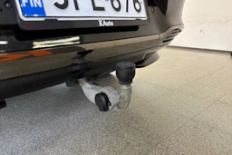 Valkoinen Mercedes-Benz EQS SUV 2023 kuva 30.