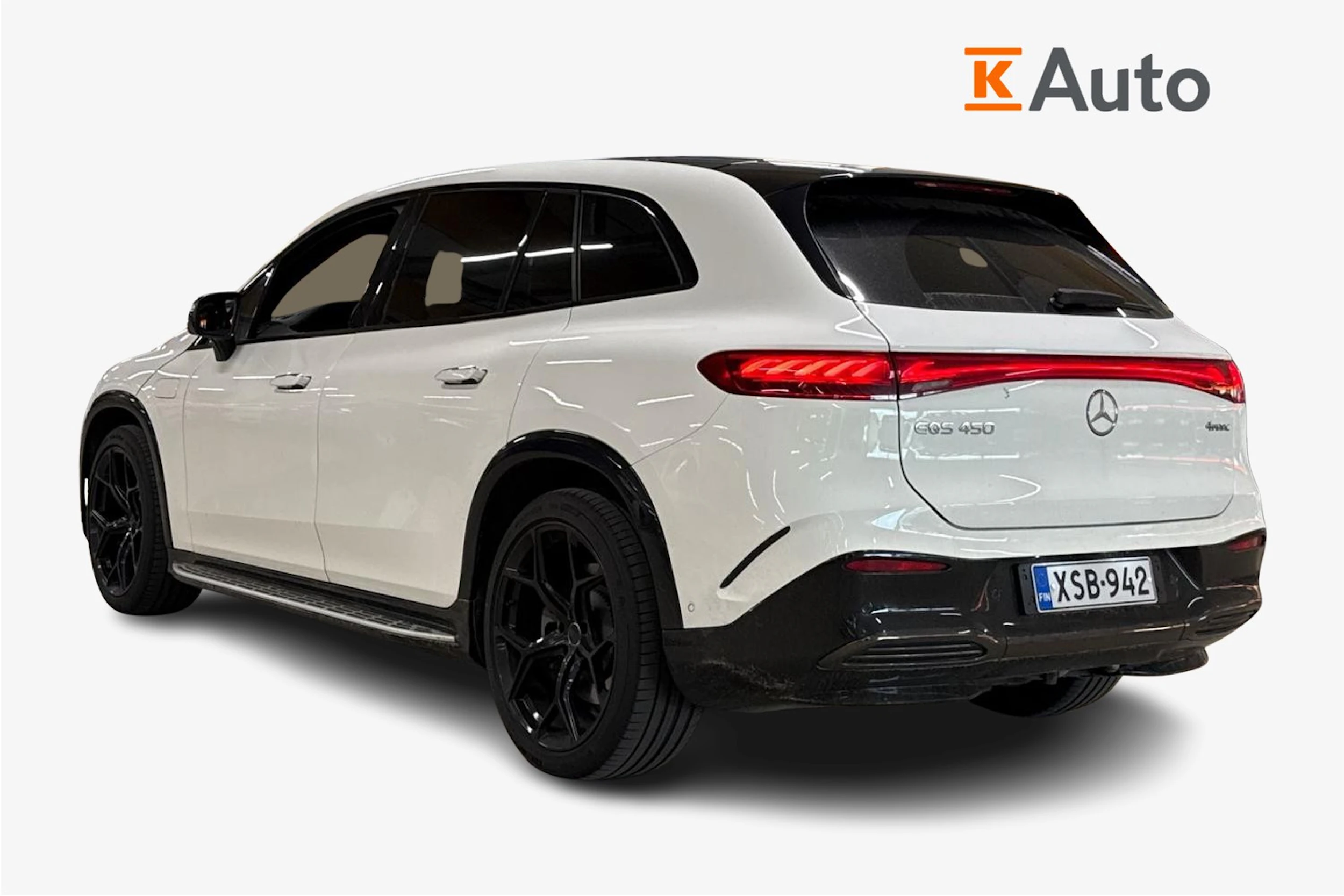 valkoinen Mercedes-Benz EQS SUV 2023 kuva 2.