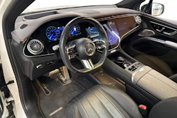 valkoinen Mercedes-Benz EQS SUV 2023 kuva 3.