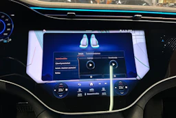 valkoinen Mercedes-Benz EQS SUV 2023 kuva 22.