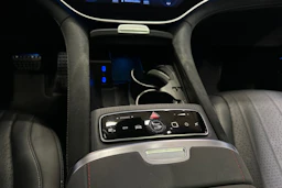 valkoinen Mercedes-Benz EQS SUV 2023 kuva 24.