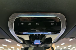valkoinen Mercedes-Benz EQS SUV 2023 kuva 25.