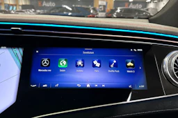 valkoinen Mercedes-Benz EQS SUV 2023 kuva 31.