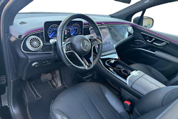 Musta Mercedes-Benz EQS SUV 2024 kuva 3.