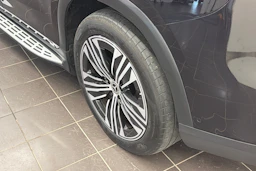 Musta Mercedes-Benz EQS SUV 2024 kuva 10.