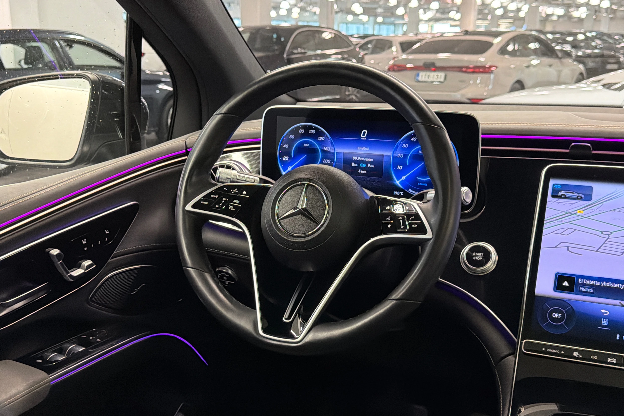 Musta Mercedes-Benz EQS SUV 2024 kuva 16.