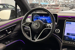 Musta Mercedes-Benz EQS SUV 2024 kuva 16.