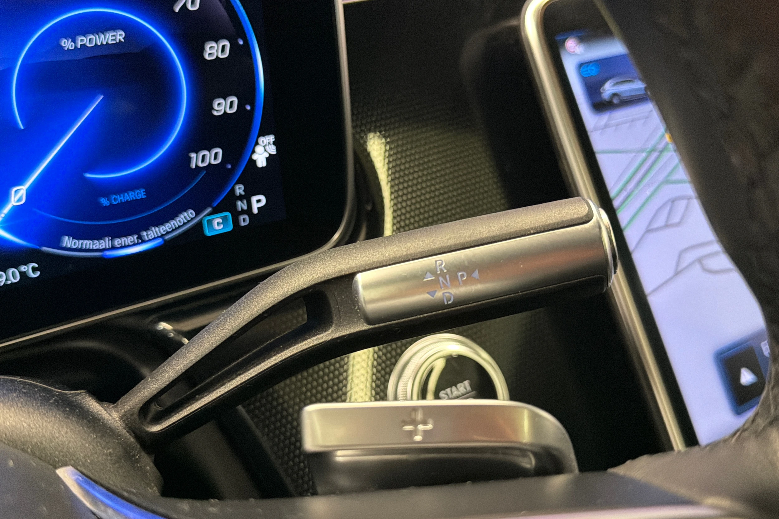Musta Mercedes-Benz EQS SUV 2024 kuva 20.