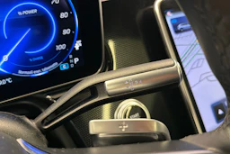Musta Mercedes-Benz EQS SUV 2024 kuva 20.