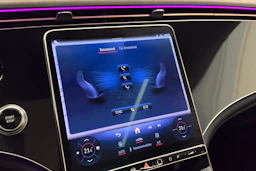 Musta Mercedes-Benz EQS SUV 2024 kuva 34.