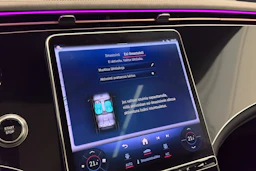 Musta Mercedes-Benz EQS SUV 2024 kuva 35.