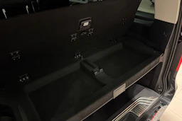 harmaa Mercedes-Benz EQV 2020 kuva 38.