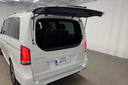 valkoinen Mercedes-Benz EQV 2022 kuva 23.