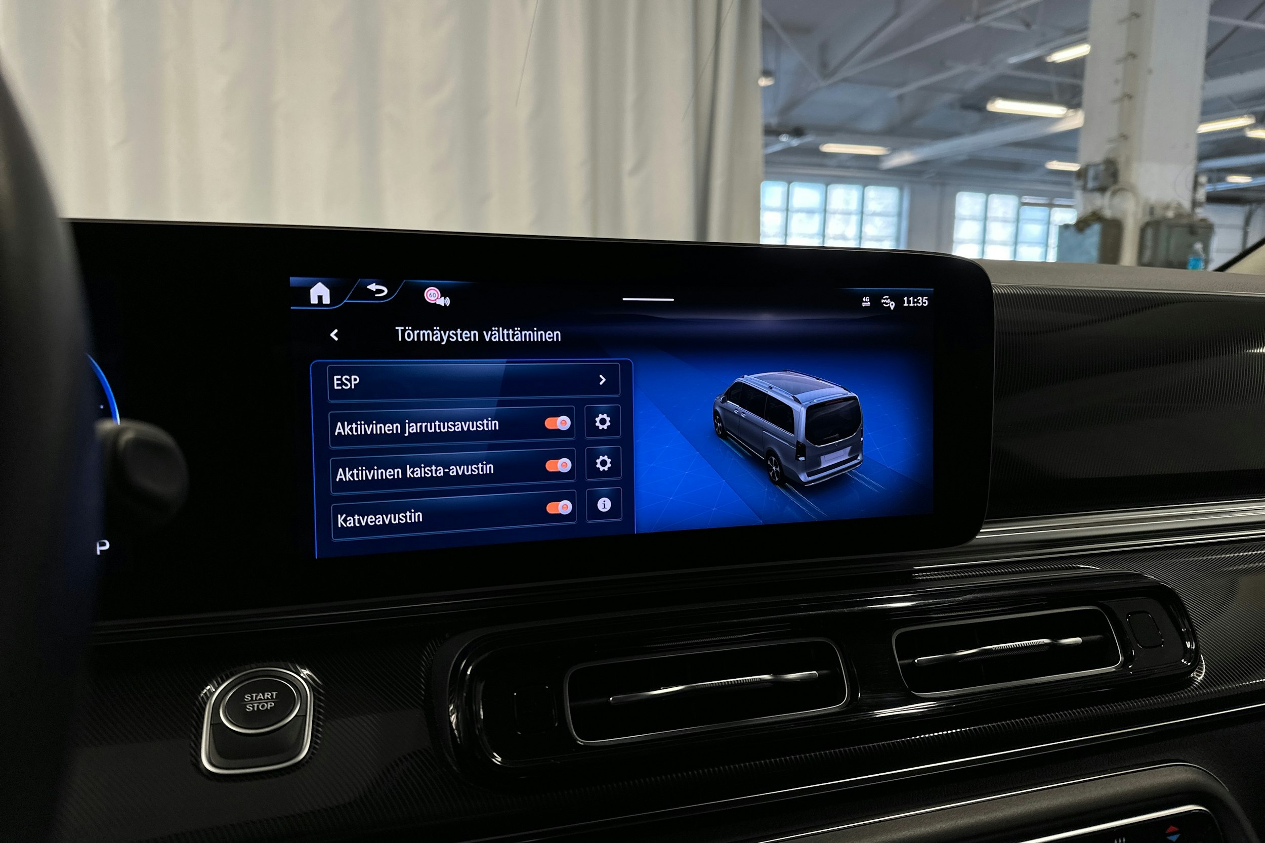 harmaa Mercedes-Benz EQV 2024 kuva 21.