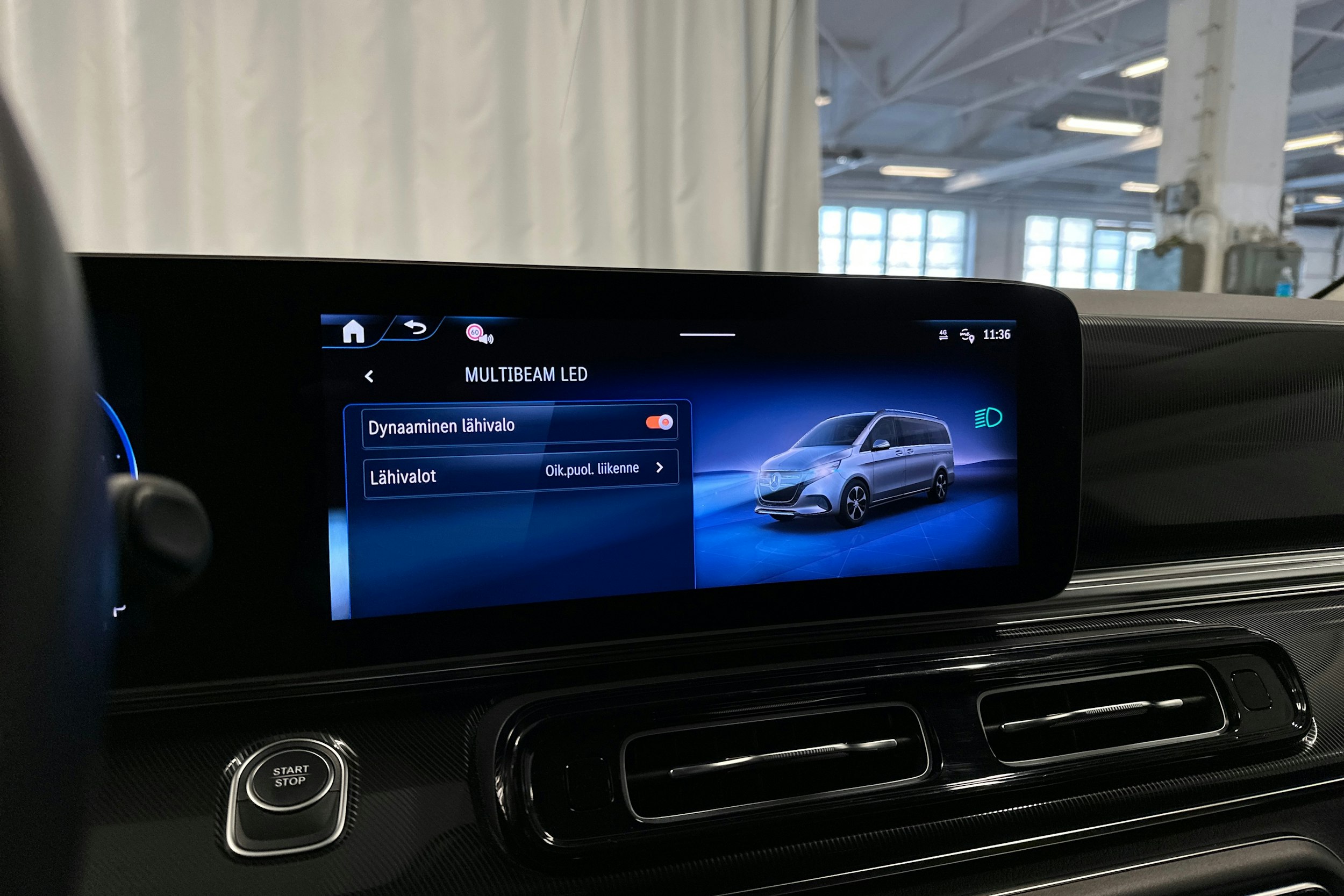 harmaa Mercedes-Benz EQV 2024 kuva 22.