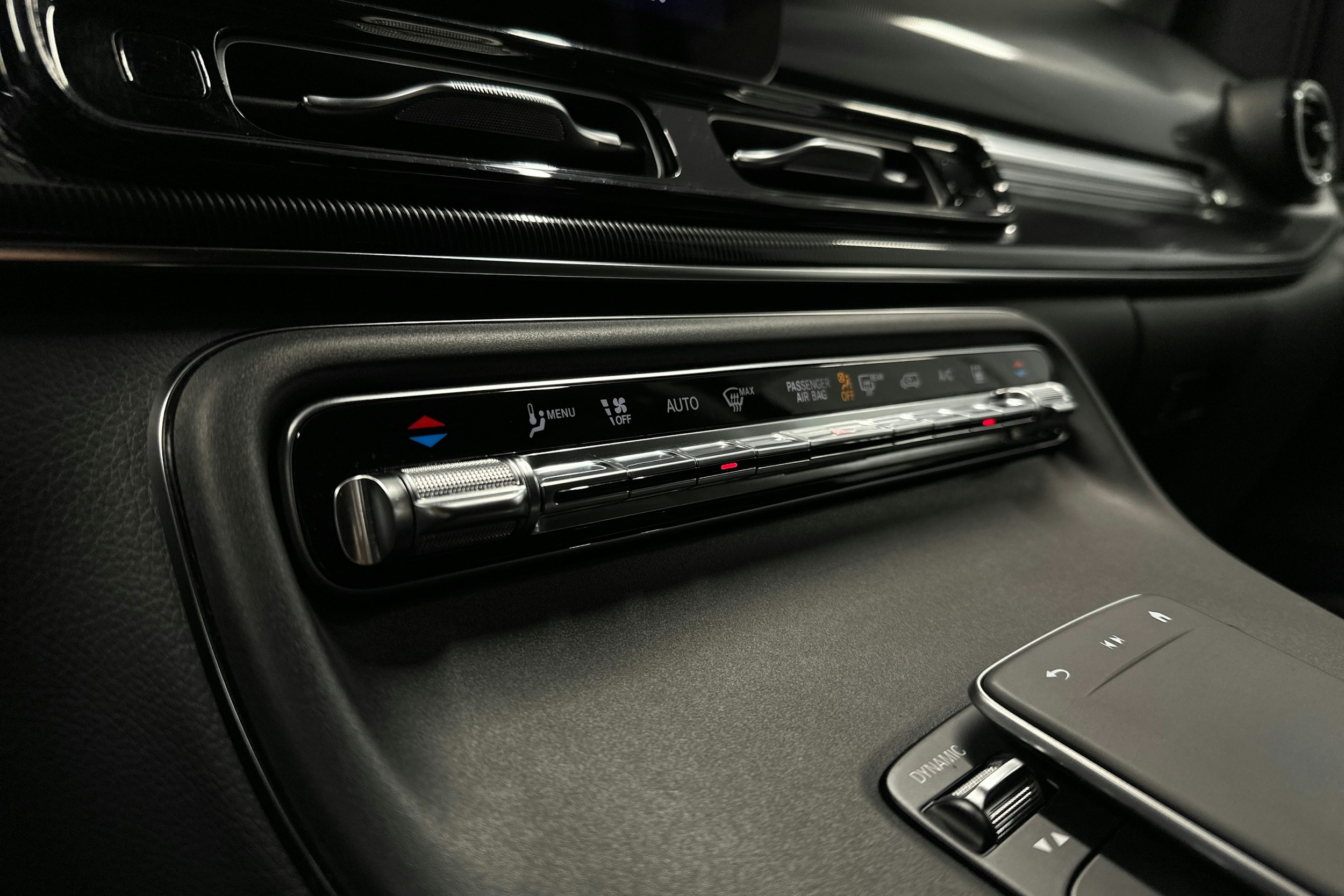 harmaa Mercedes-Benz EQV 2024 kuva 23.