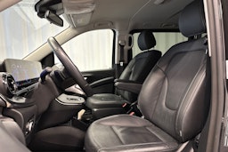 harmaa Mercedes-Benz EQV 2024 kuva 26.