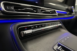 valkoinen Mercedes-Benz EQV 2024 kuva 22.