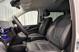 valkoinen Mercedes-Benz EQV 2024 kuva 25.