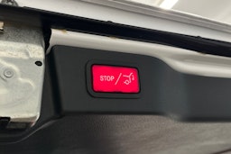 valkoinen Mercedes-Benz EQV 2024 kuva 28.