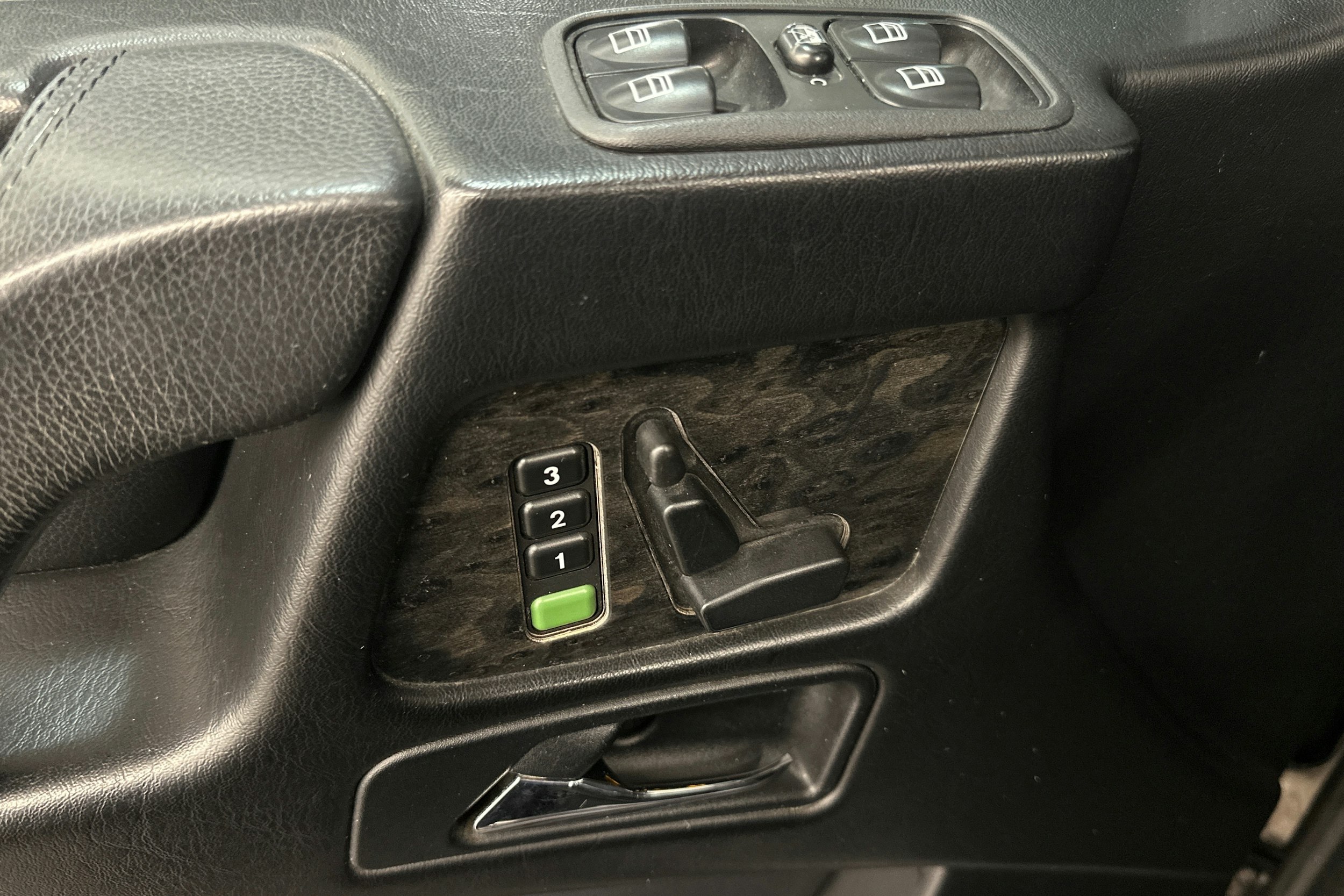 Musta Mercedes-Benz G 2012 kuva 15.