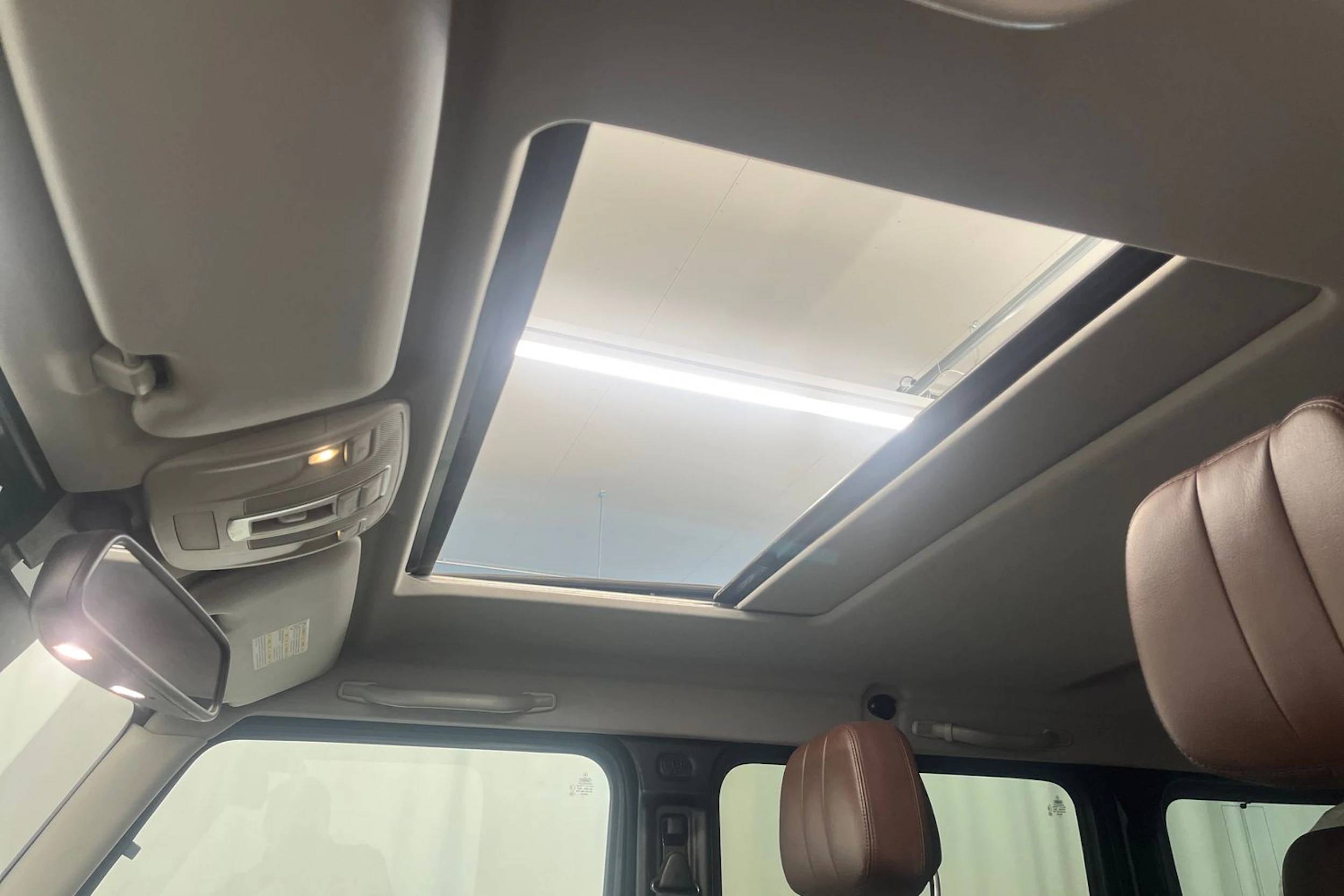 musta Mercedes-Benz G 2012 kuva 36.