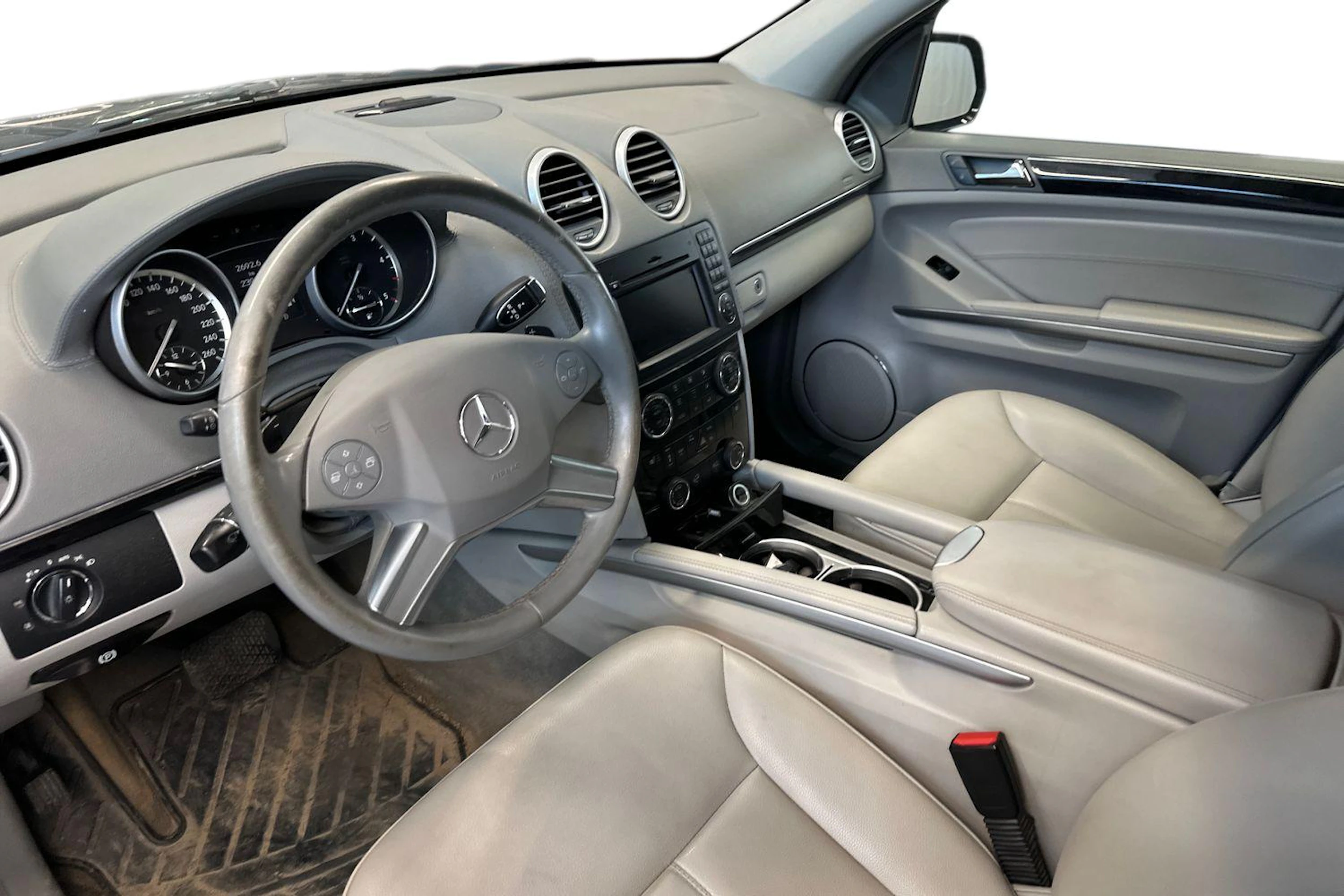 Musta Mercedes-Benz GL 2010 kuva 3.