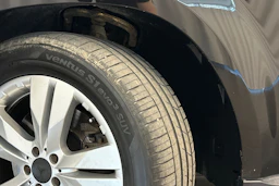 Musta Mercedes-Benz GL 2010 kuva 10.