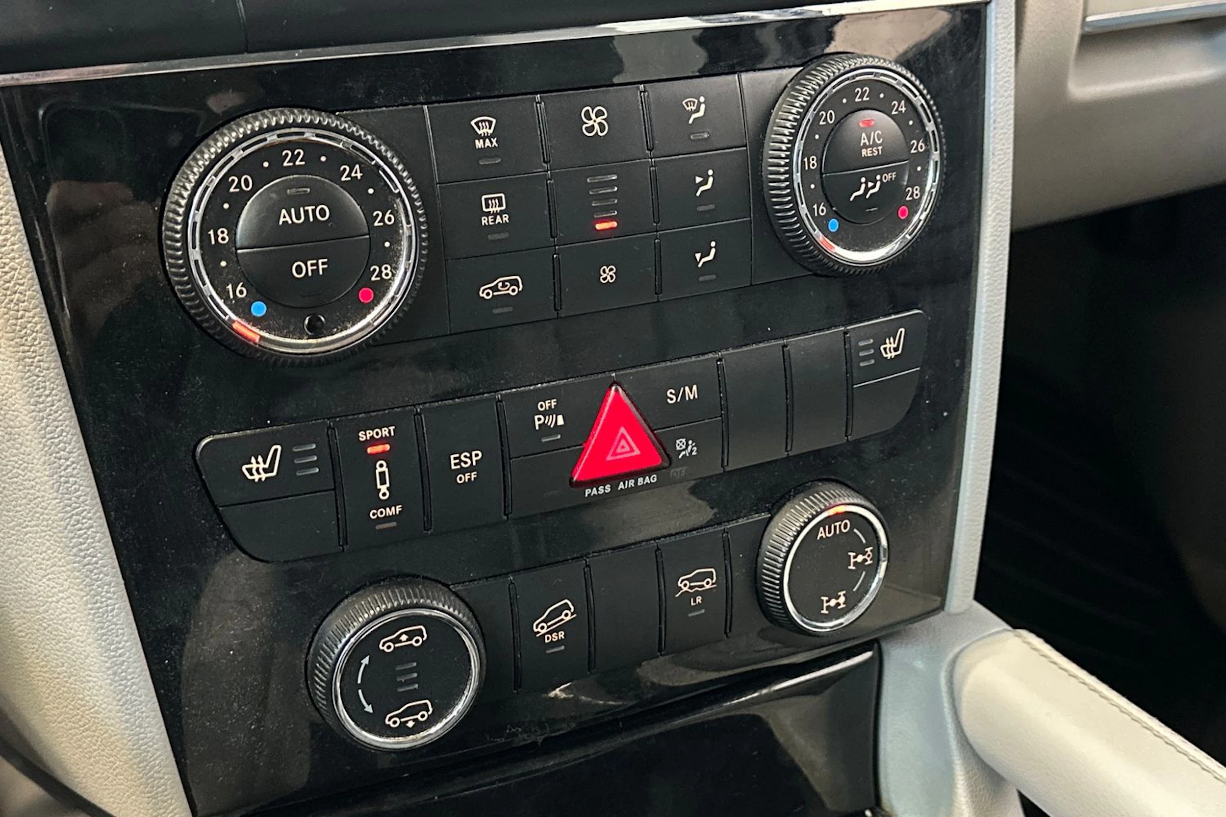 Musta Mercedes-Benz GL 2010 kuva 21.
