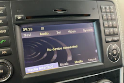 Musta Mercedes-Benz GL 2010 kuva 24.