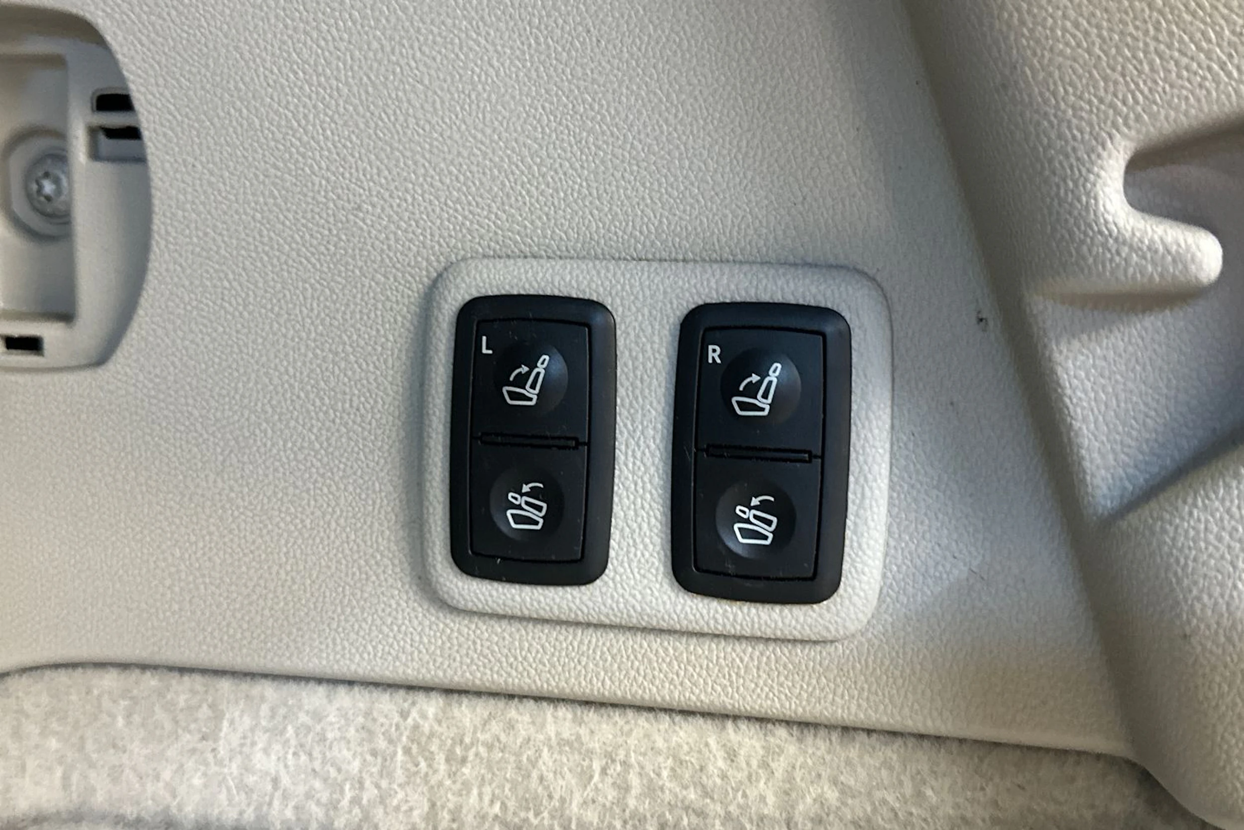 Musta Mercedes-Benz GL 2010 kuva 25.