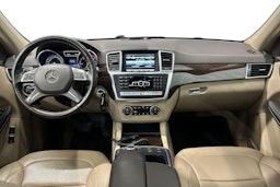 valkoinen Mercedes-Benz GL 2014 kuva 9.