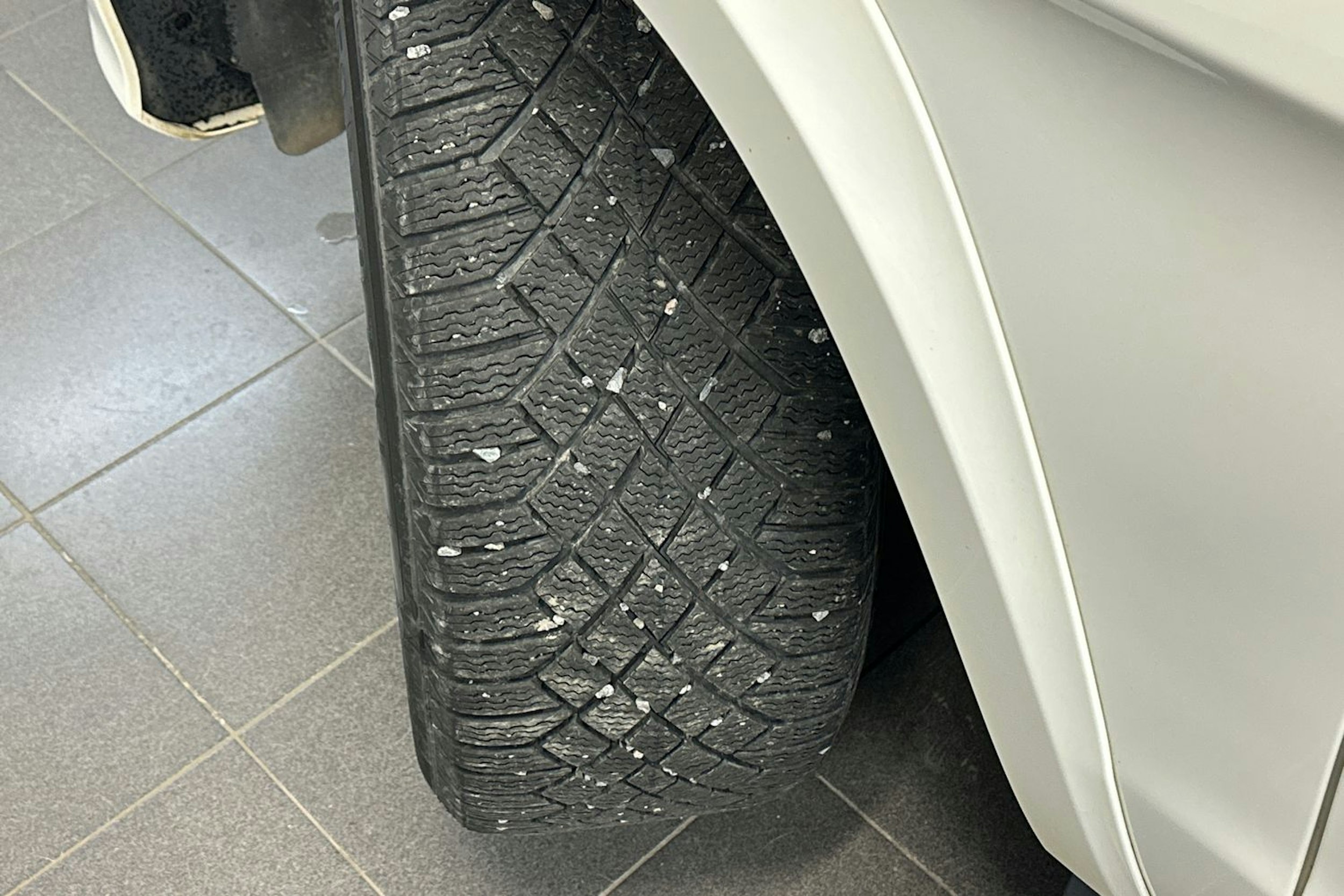 valkoinen Mercedes-Benz GL 2014 kuva 13.