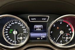 valkoinen Mercedes-Benz GL 2014 kuva 29.