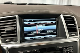 valkoinen Mercedes-Benz GL 2014 kuva 30.