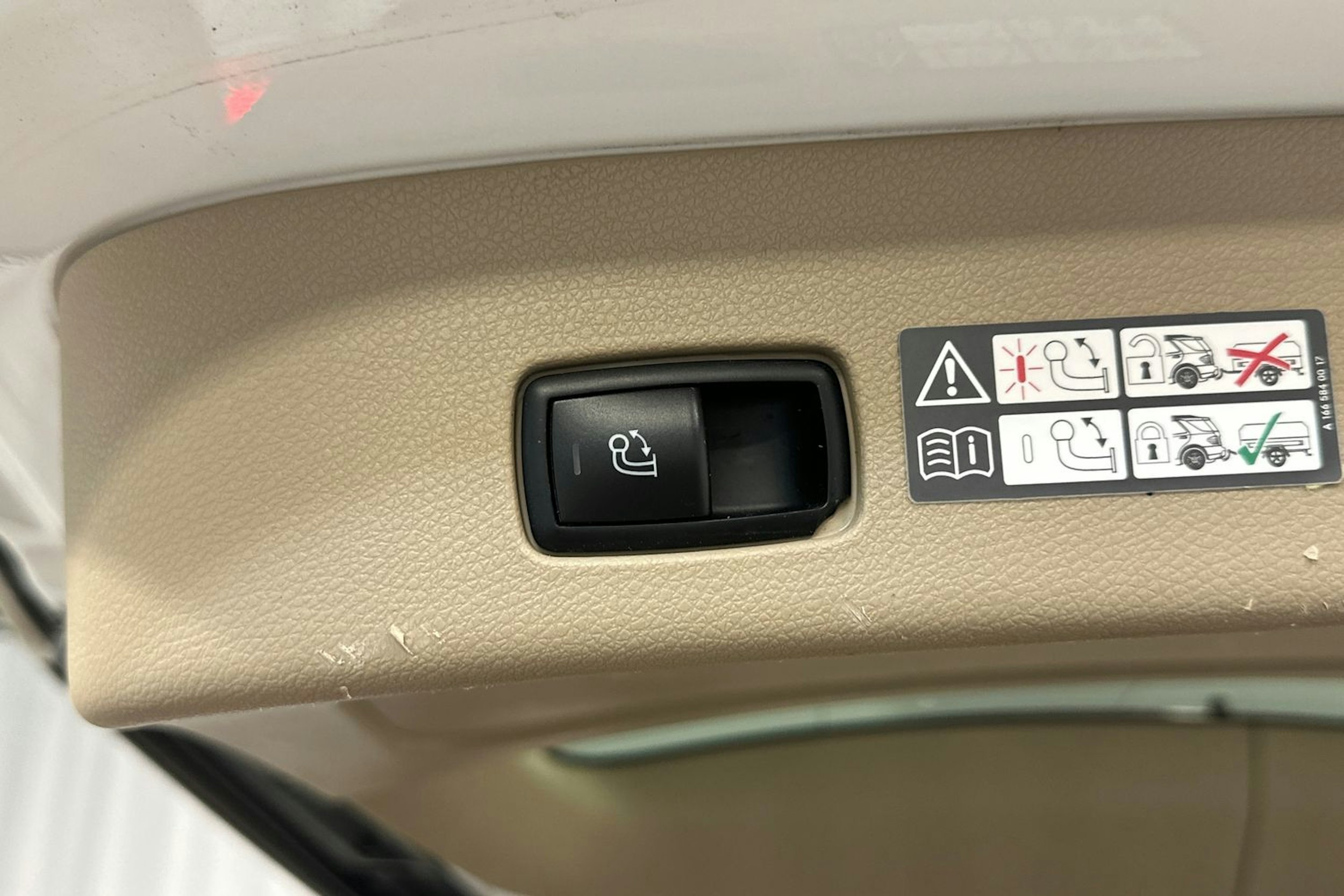 valkoinen Mercedes-Benz GL 2014 kuva 38.