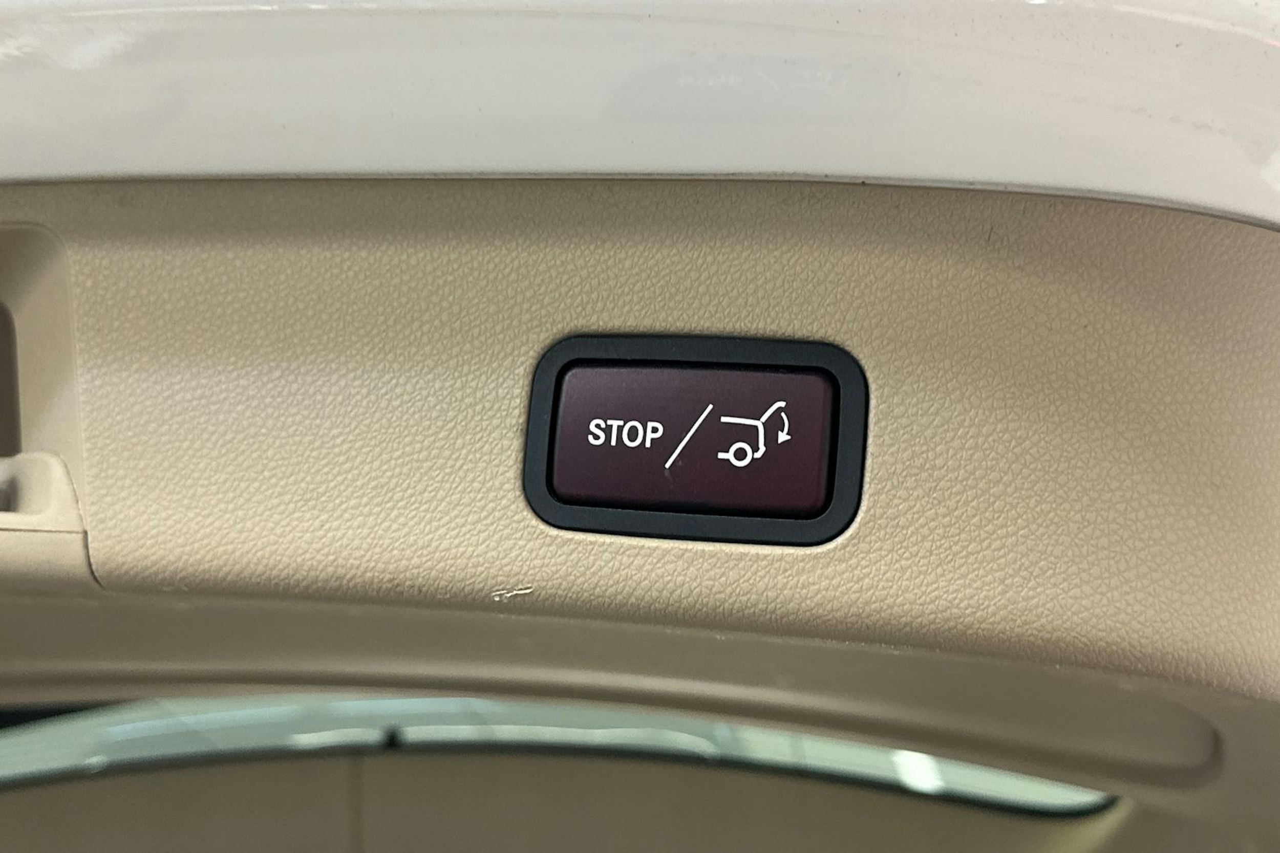 valkoinen Mercedes-Benz GL 2014 kuva 39.