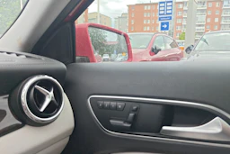 punainen Mercedes-Benz GLA 2014 kuva 4.