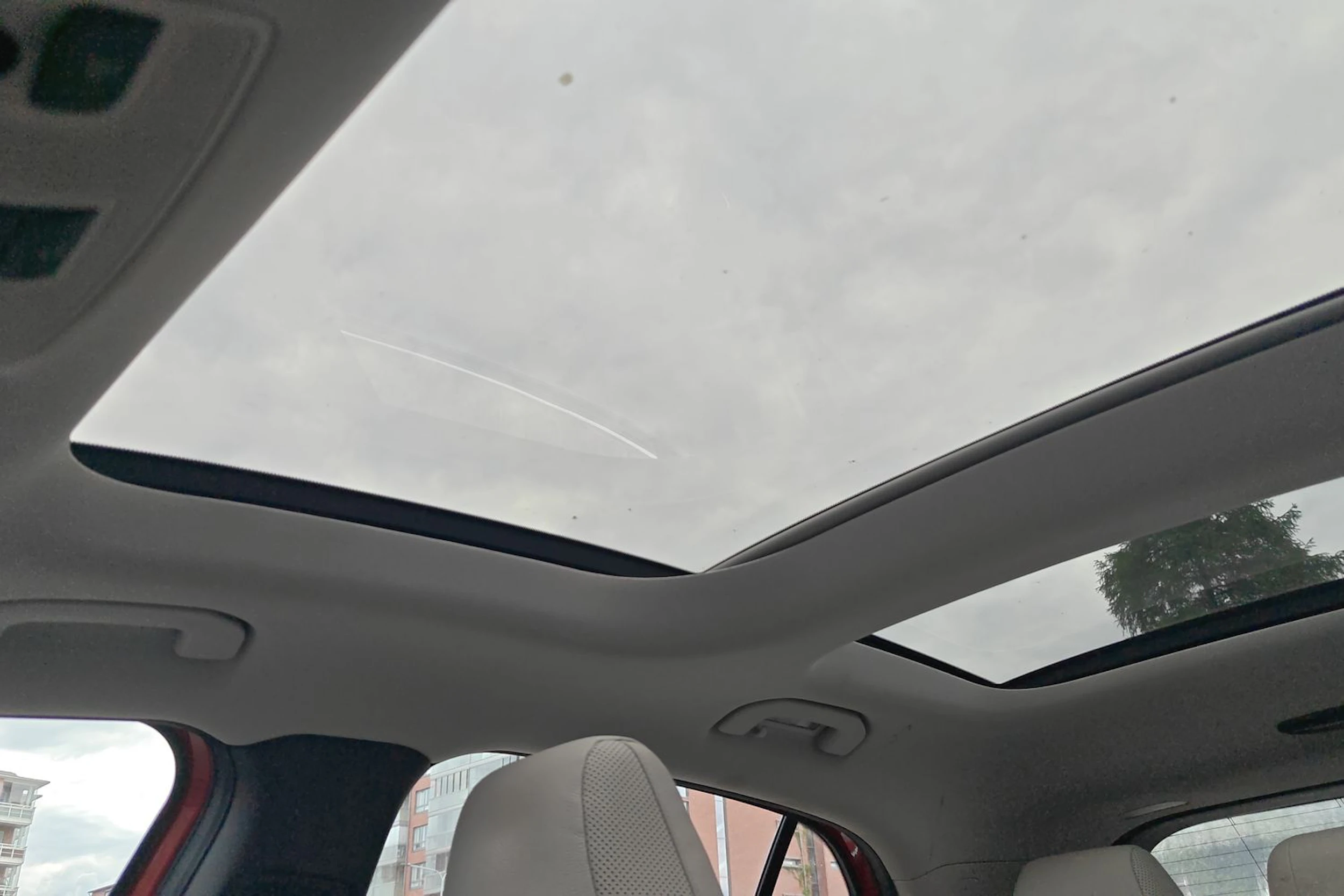 punainen Mercedes-Benz GLA 2014 kuva 5.