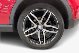 punainen Mercedes-Benz GLA 2014 kuva 9.