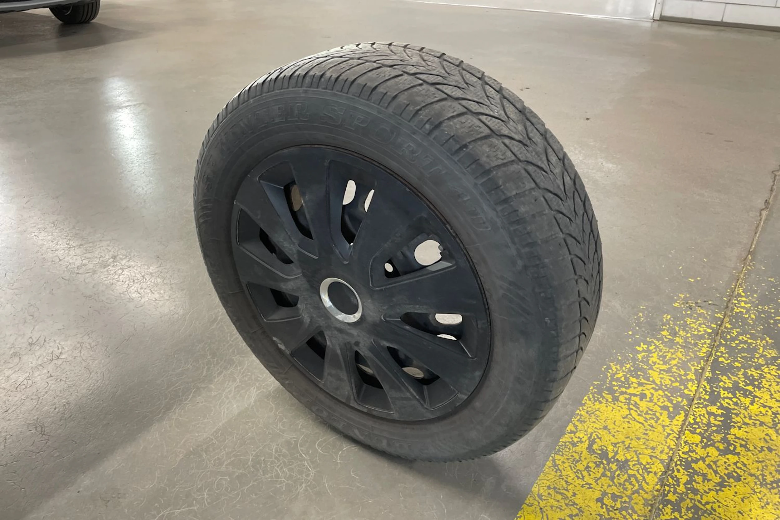 punainen Mercedes-Benz GLA 2014 kuva 23.