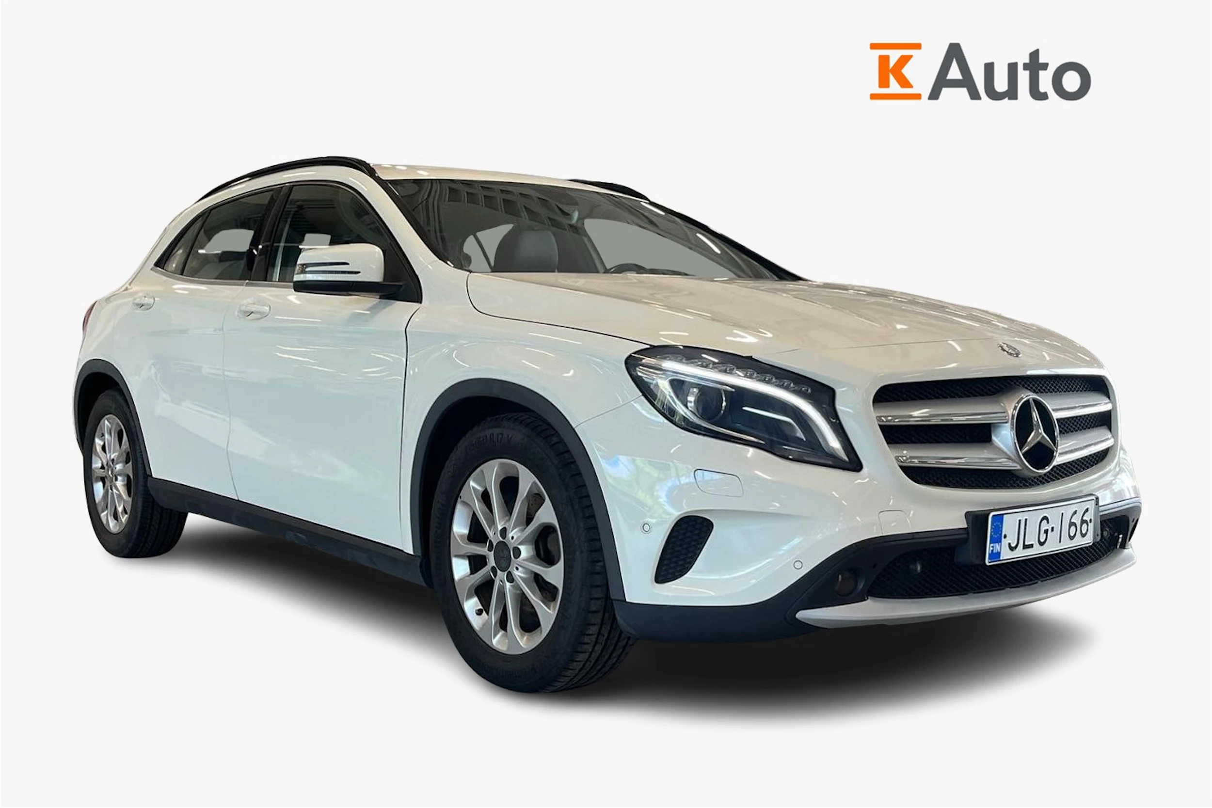 valkoinen Mercedes-Benz GLA 2014 kuva 1.