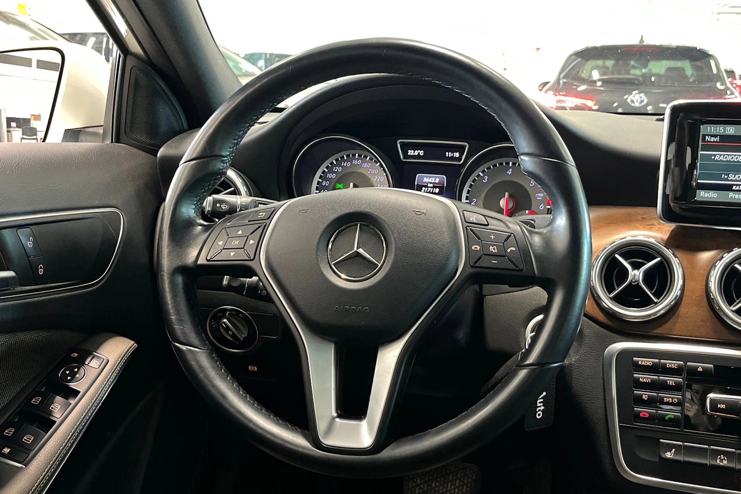 valkoinen Mercedes-Benz GLA 2014 kuva 12.