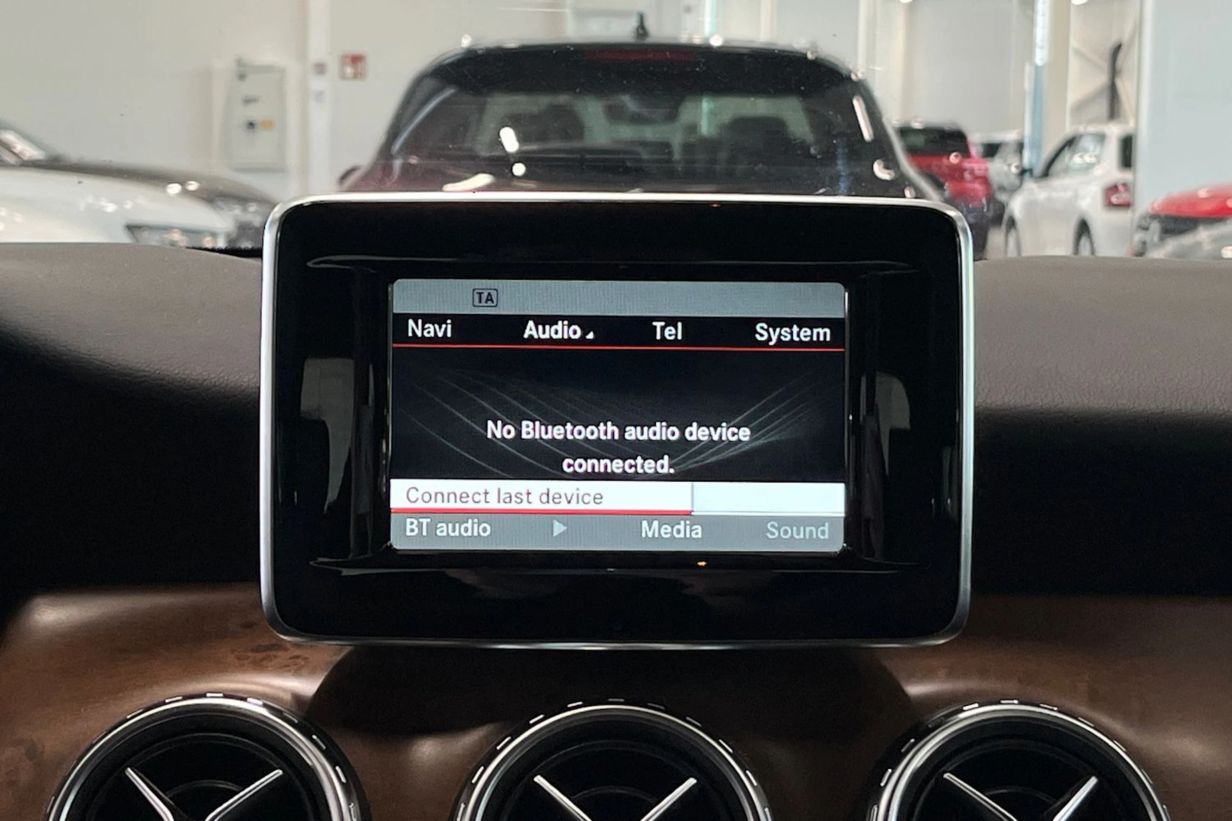 valkoinen Mercedes-Benz GLA 2014 kuva 18.