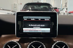 valkoinen Mercedes-Benz GLA 2014 kuva 18.